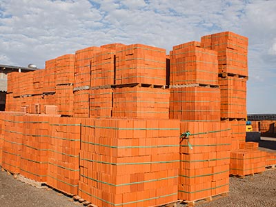 Tijolos e blocos para construção