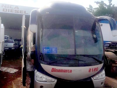auto socorro para ônibus quebrado na estrada