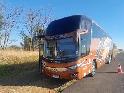 auto socorro para ônibus quebrado na estrada
