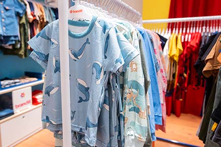 roupas para bebês e recém nascidos