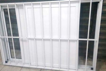 veneziana 3 folhas com grade