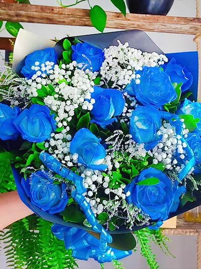 buquês de rosas azuis