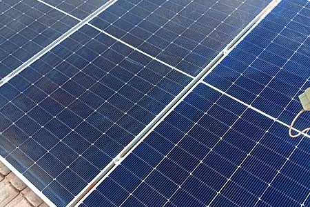 Instalação completa com estrutura, inversores, string box, cabeamento e comissionamento instalação de energia solar