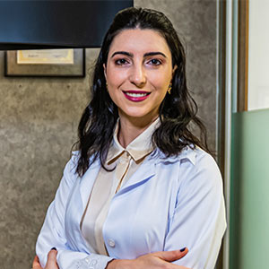 médica otorrinolaringologista