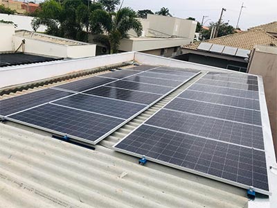 Painel solar instalado em residência Painel solar instalado em residência