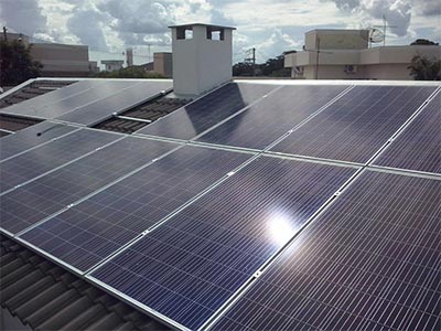 Painel solar instalado em residência Painel solar instalado em residência