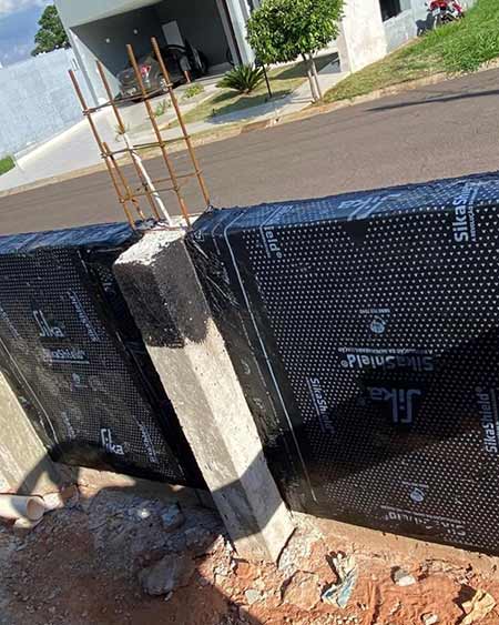 impermeabilização em muro de arrimo