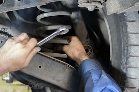 Suspensão automotiva conserto da suspensão