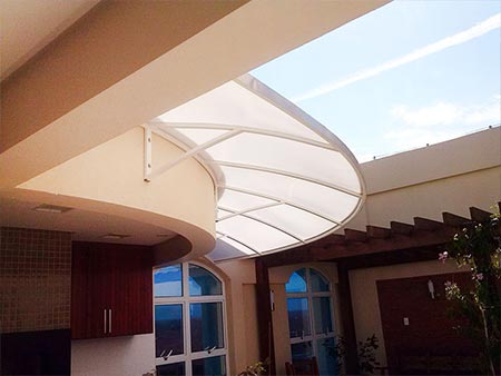 toldo em policarbonato
