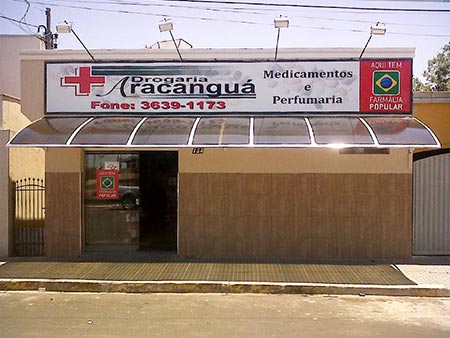 toldo em policarbonato para fachada