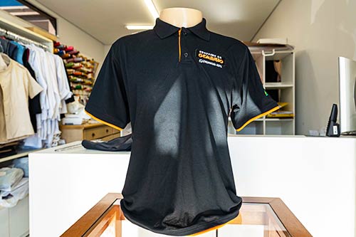 uniformes variados