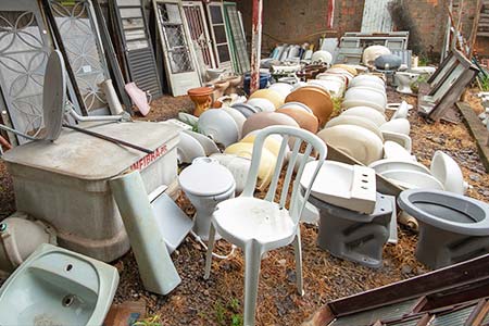 lavatórios, vasos sanitários e caixa d'água