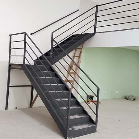 Escada com corrimão Escada com corrimão
