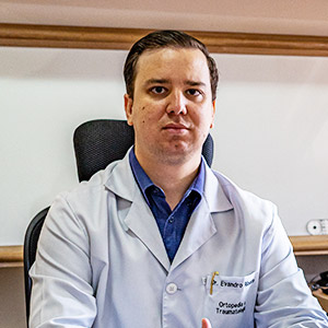 Dr Evandro Ribeiro ortopedista