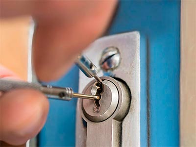 Abertura de portas e portões