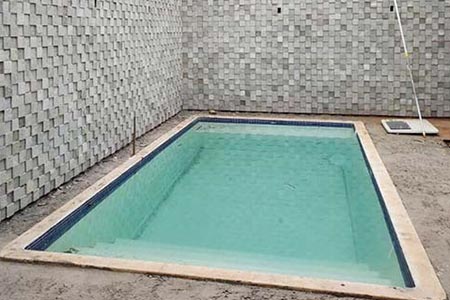 borda de piscina