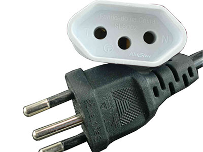Adaptadores e plugues Adaptadores e plugues