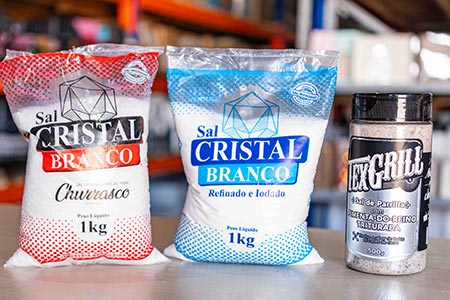 Sal grosso para churrasco e sal refinado para cozinha sal