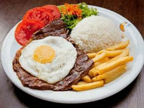 Pratos executivos Prato com arroz, ovo, salada, bata frite e bife