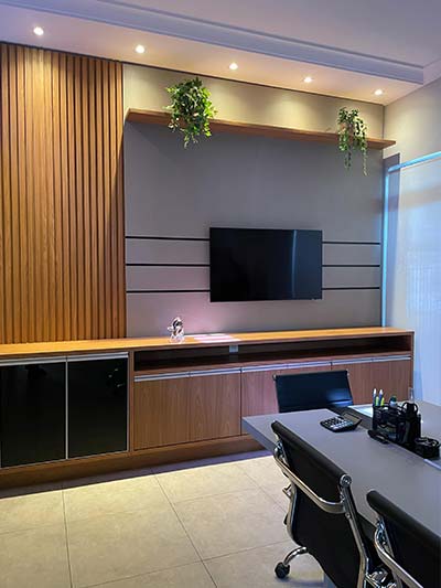 painel para TV e armário