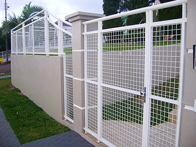 Portão tubular em tela Portão tubular em tela