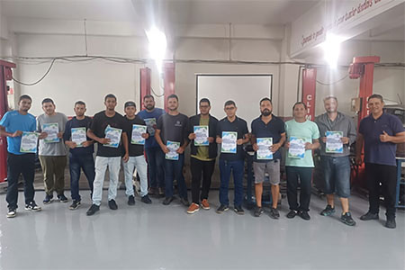 turma do curso de ar-condicionado automotivo turma do curso de ar-condicionado automotivo