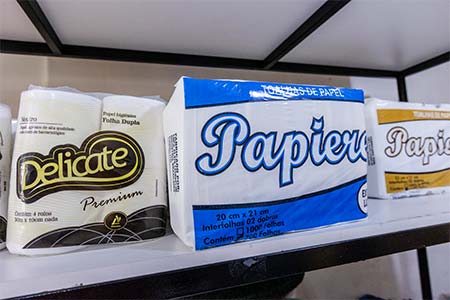 Toalhas de papel e papel higiênico toalhas de papel e papel higiênico