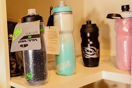 squeezes e garrafinhas para ciclistas
