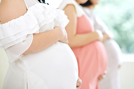 Treinamento teórico e prático para preparar pais e mães para a chegada do bebê curso para gestantes