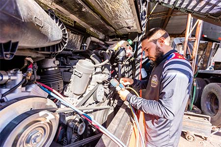 diagnóstico eletrônicos de caminhão e máquinas agrícolas