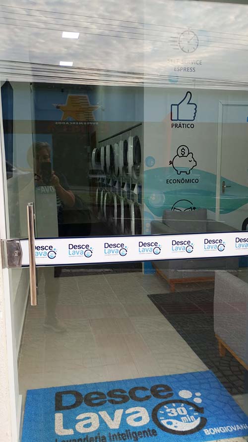 entrada da lavanderia Desce Lava