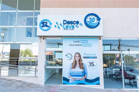 Fachada da Desce e Lava Bongiovani