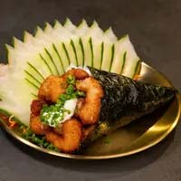 Temaki de camarão empanado temaki de camarão empanado