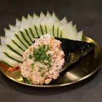 Temaki de salmão grelhado temaki de salmão grelhado