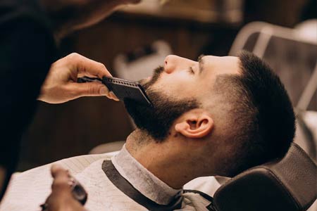 ajuste de barba e sobrancelha