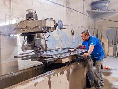 Fabricação, manutenção e restauração de peças de mármore e granito Serviço
