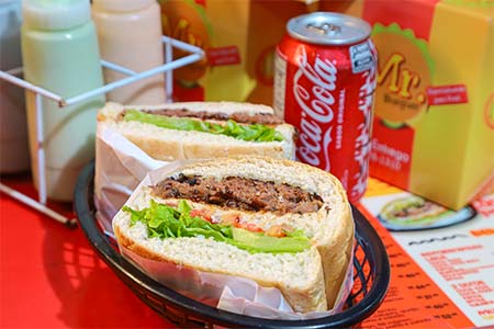 lanche com refrigerante lanche com refrigerante