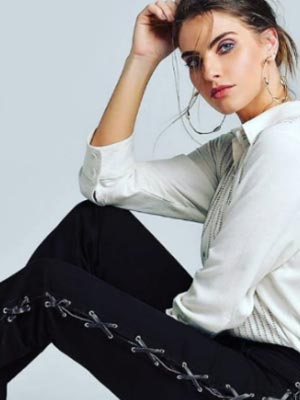 Calça reta com trançado