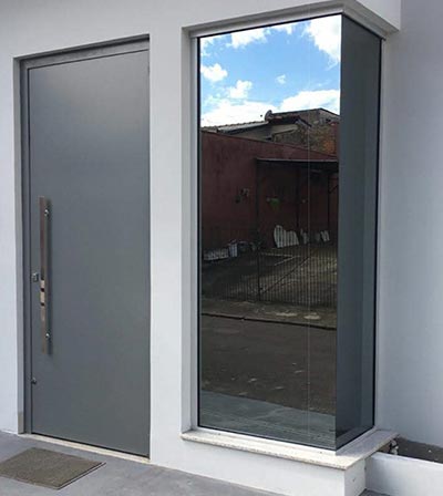 Porta de esquadria de alumínio