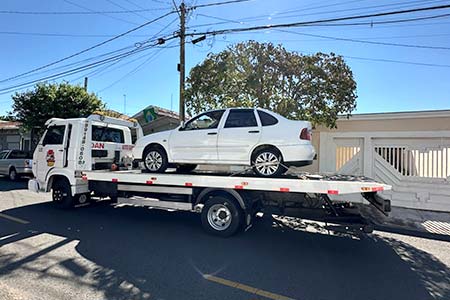 Guincho para levar o carro para a oficina guincho para levar o carro para a oficina