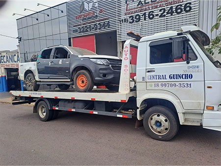 Guincho para carro com problema mecânico ou pane elétrica guincho para carro quebrado
