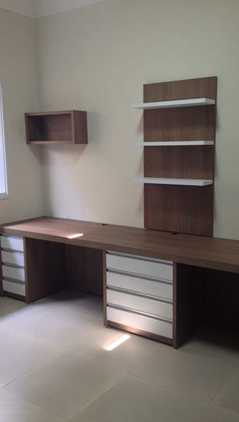 mesa com gaveta