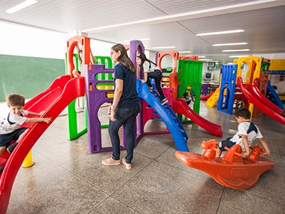 Área com brinquedos Área com brinquedos do Colégio Criarte