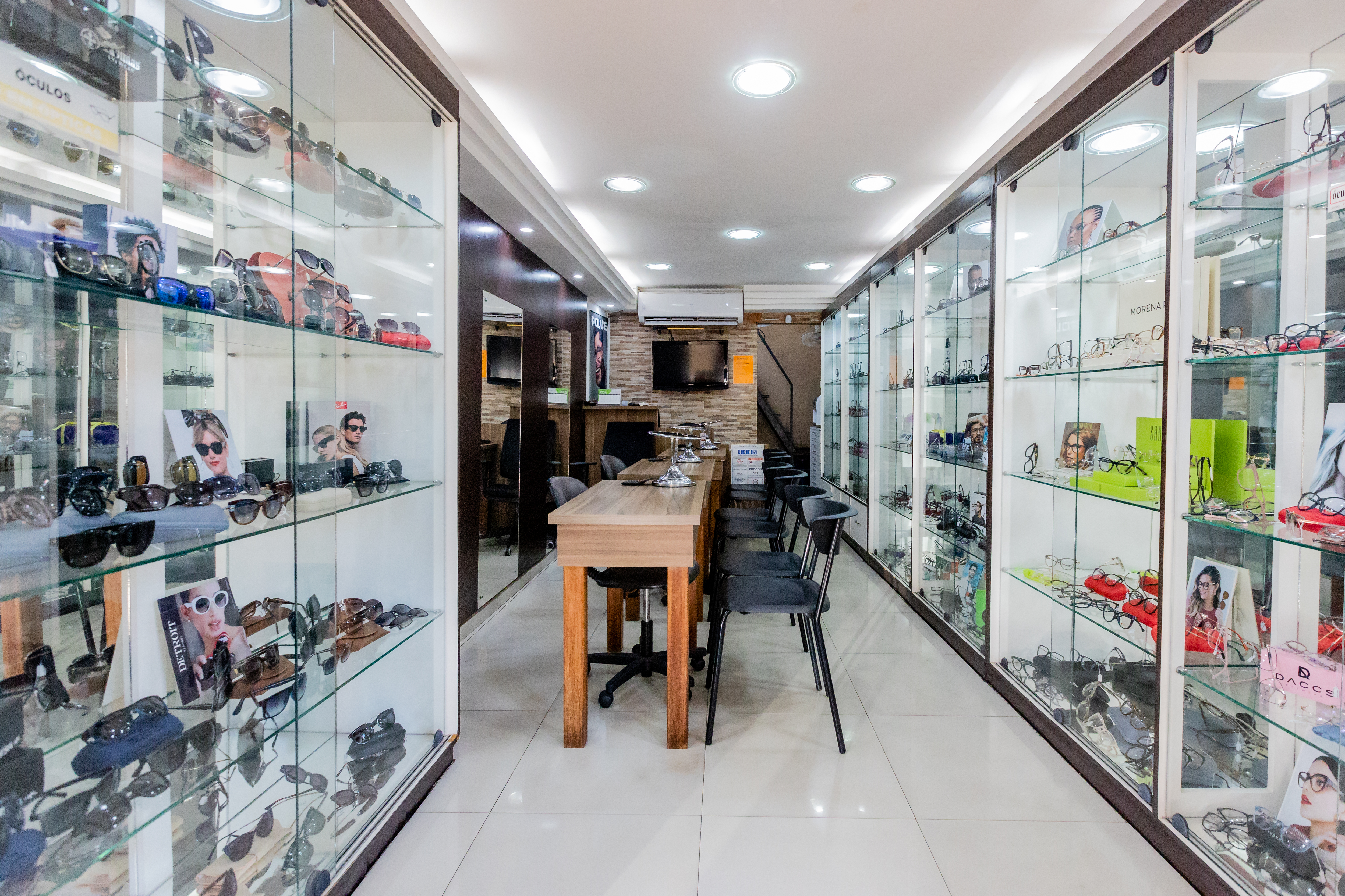 Interior da Ótica Modelo