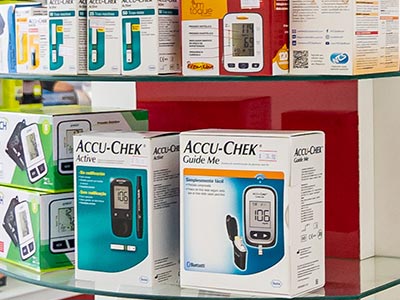 Kits para monitorar a glicemia Accu-Chek Kits para monitorar a glicemia Accu-Chek