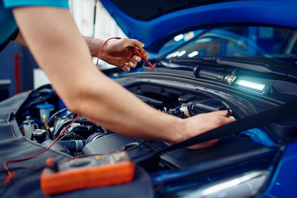 Manutenção da parte elétrica do carro