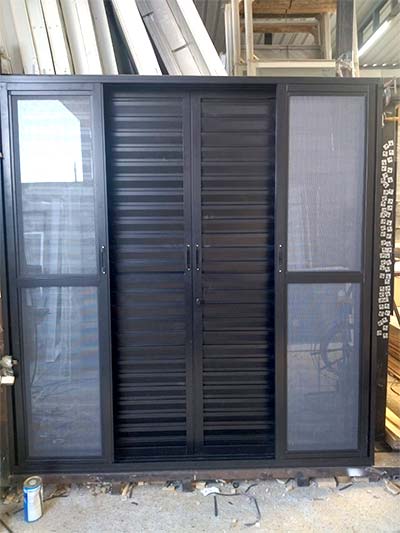 porta balcão seis folhas com tela