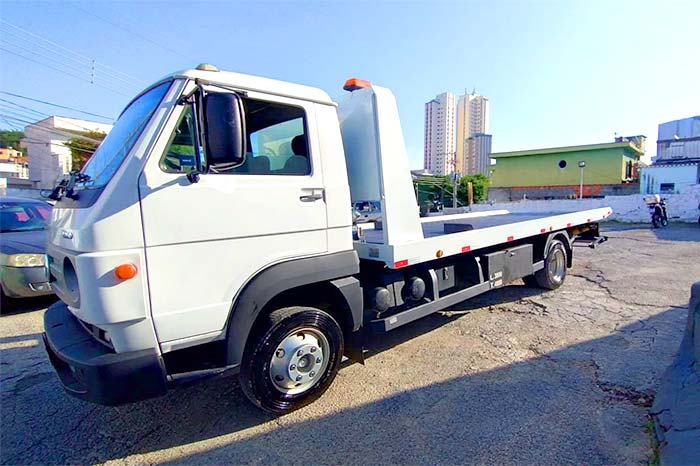 Caminhão-plataforma da Auto Guincho Araçatuba