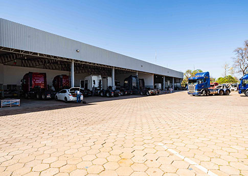 R A Truck Center Funilaria e Pintura de Caminhão