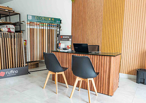 ZR Acabamentos - Pisos Laminados e Vinílicos